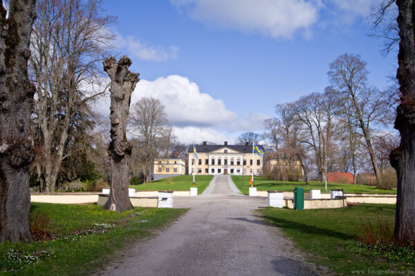 Fikabuffé och solsken vid Taxinge slott